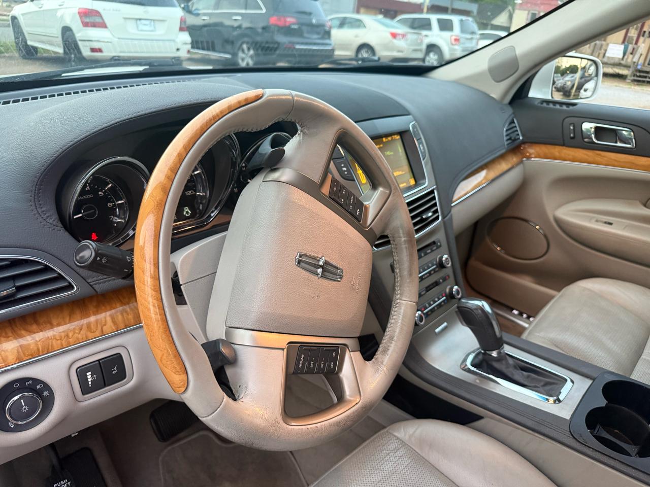 Lincoln MKT FWD 2010