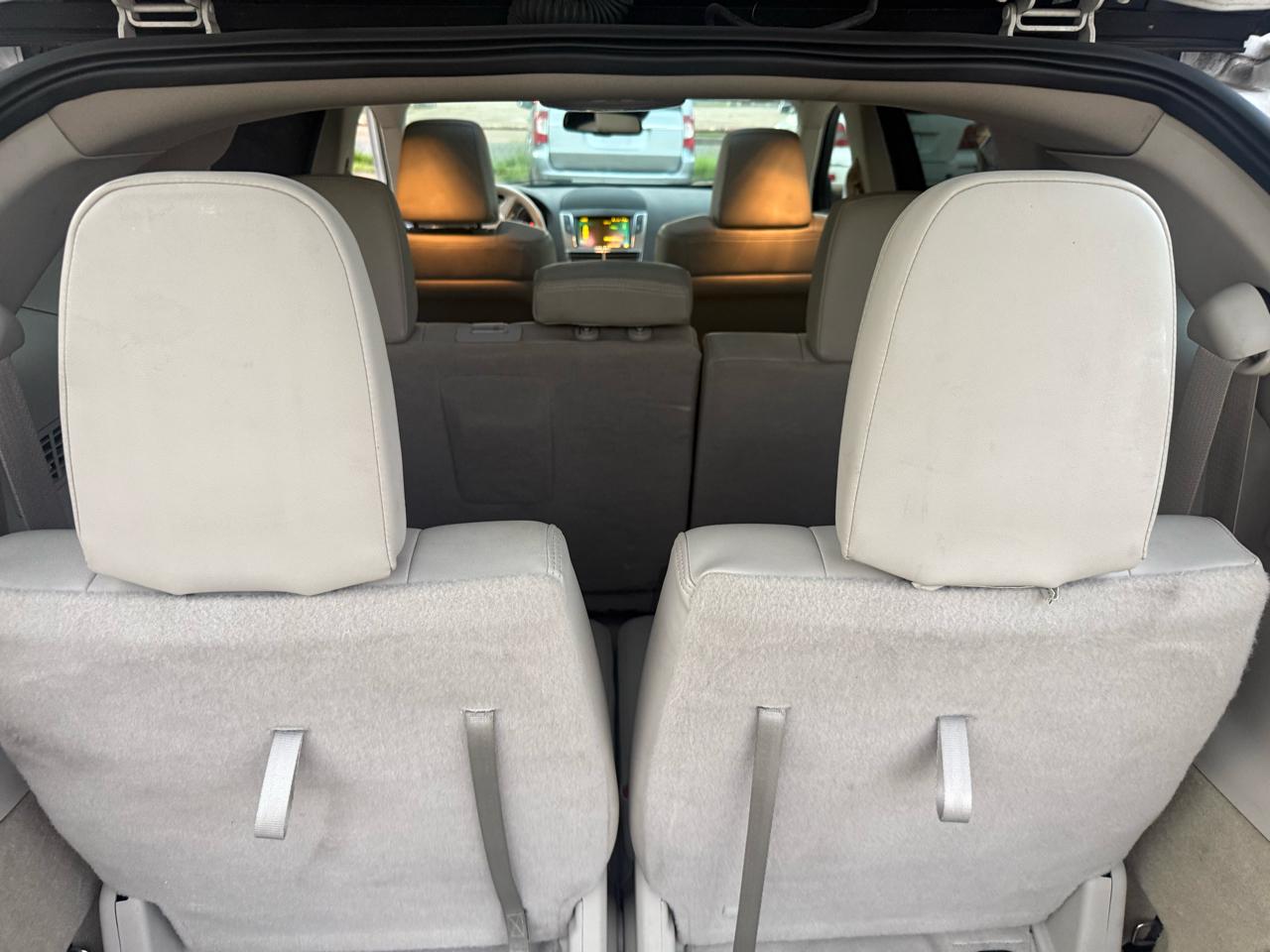 Lincoln MKT FWD 2010