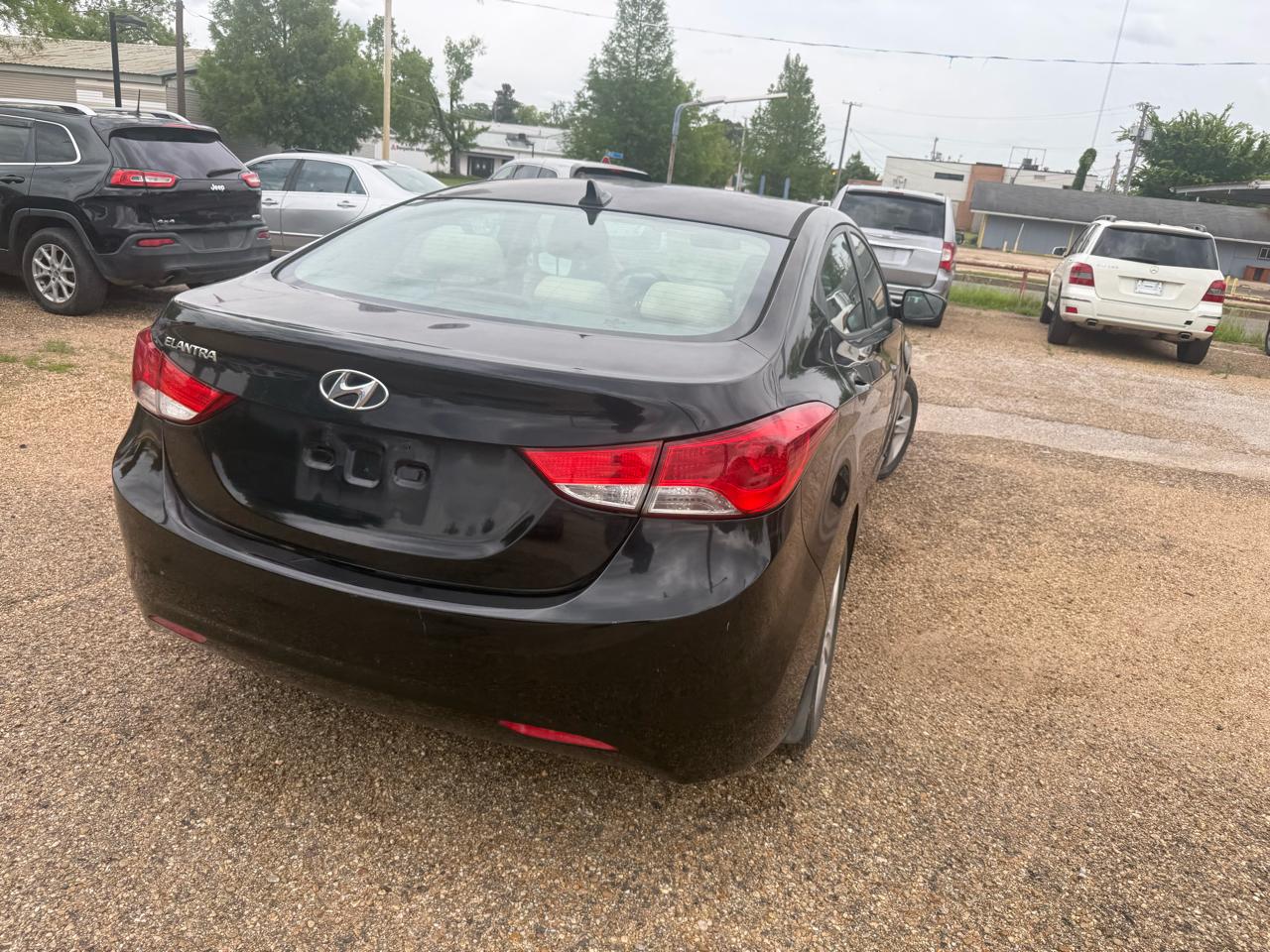 Hyundai Elantra Limited 2012