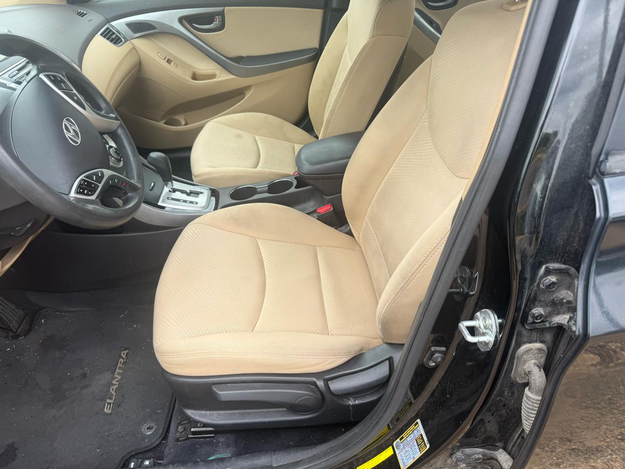 Hyundai Elantra Limited 2012