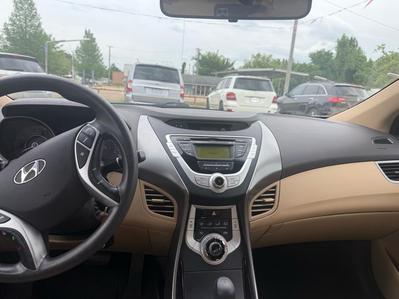 Hyundai Elantra Limited 2012