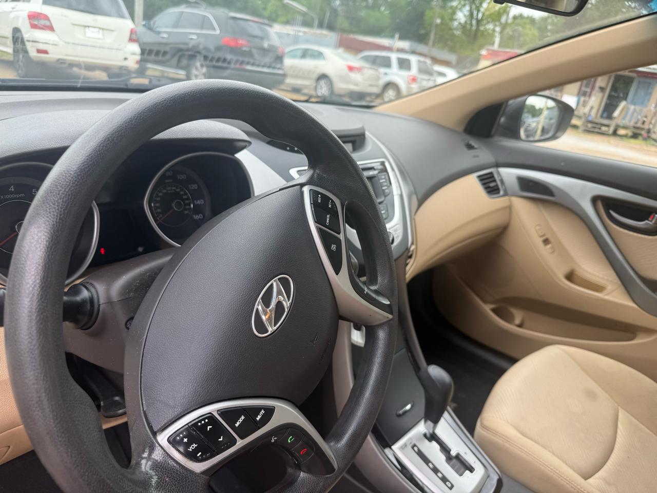 Hyundai Elantra Limited 2012