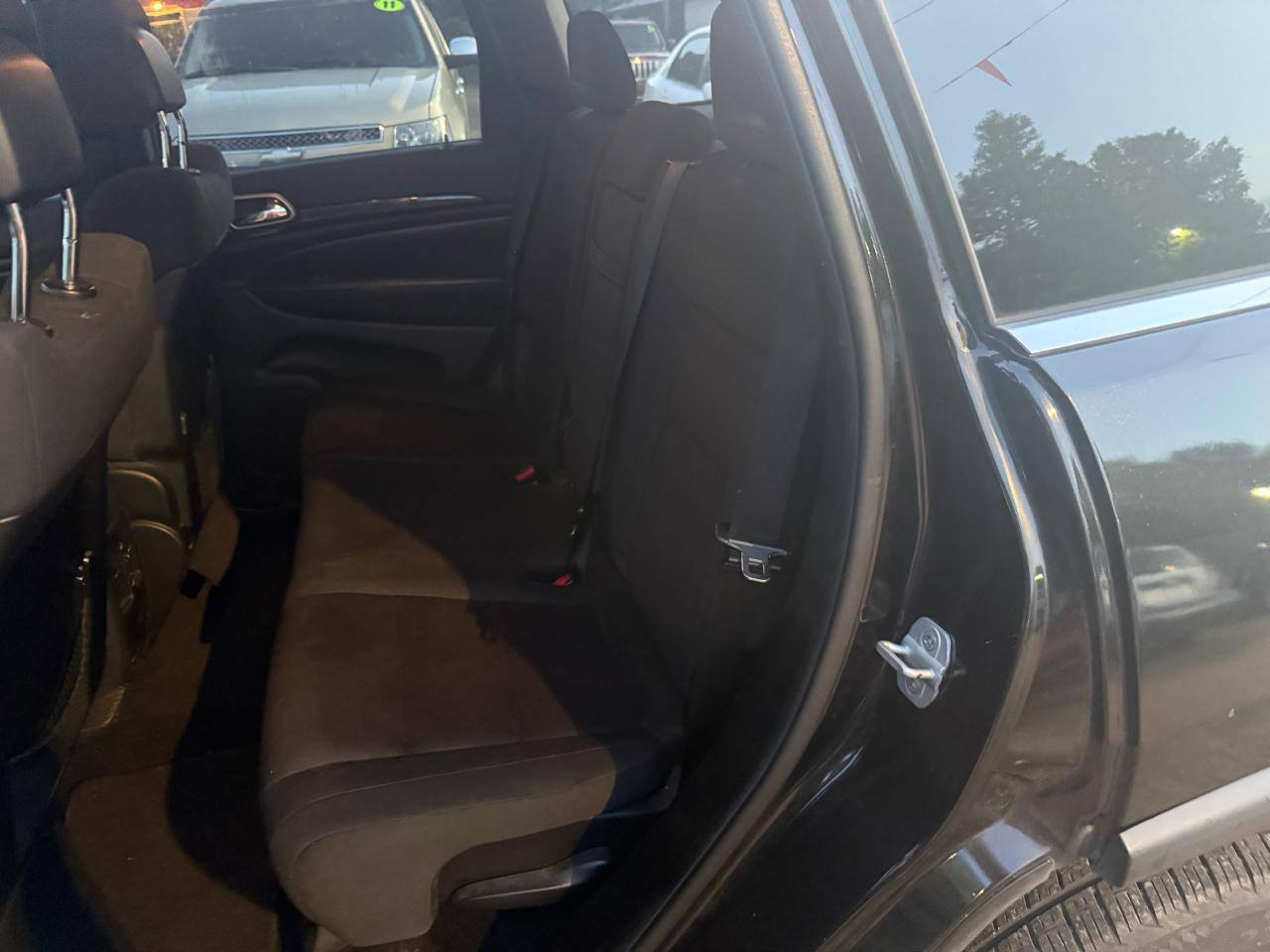 Jeep Grand Cherokee Laredo 2WD 2012