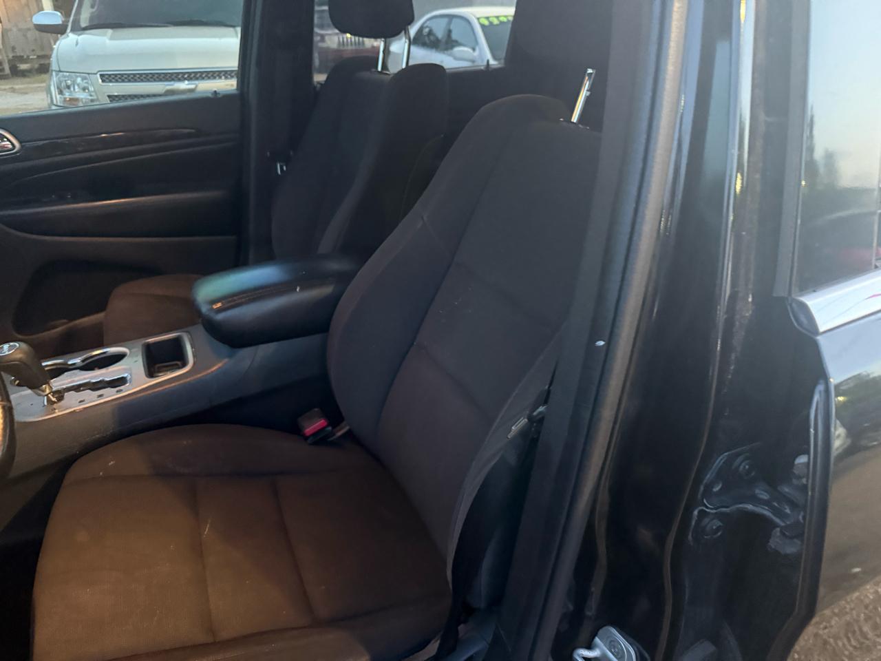 Jeep Grand Cherokee Laredo 2WD 2012