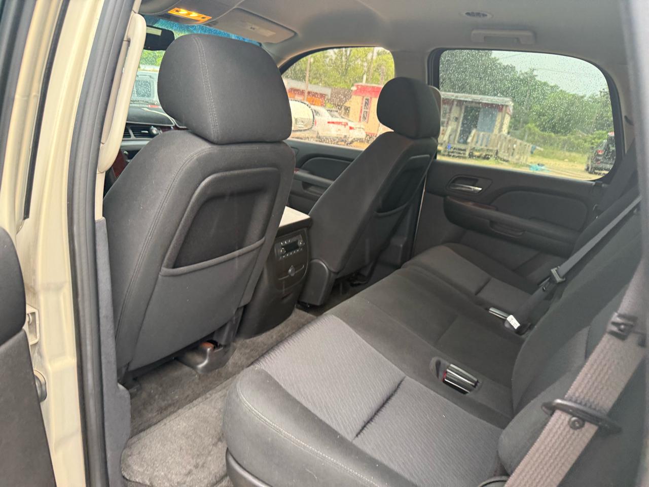 Chevrolet Tahoe LS 2WD 2011