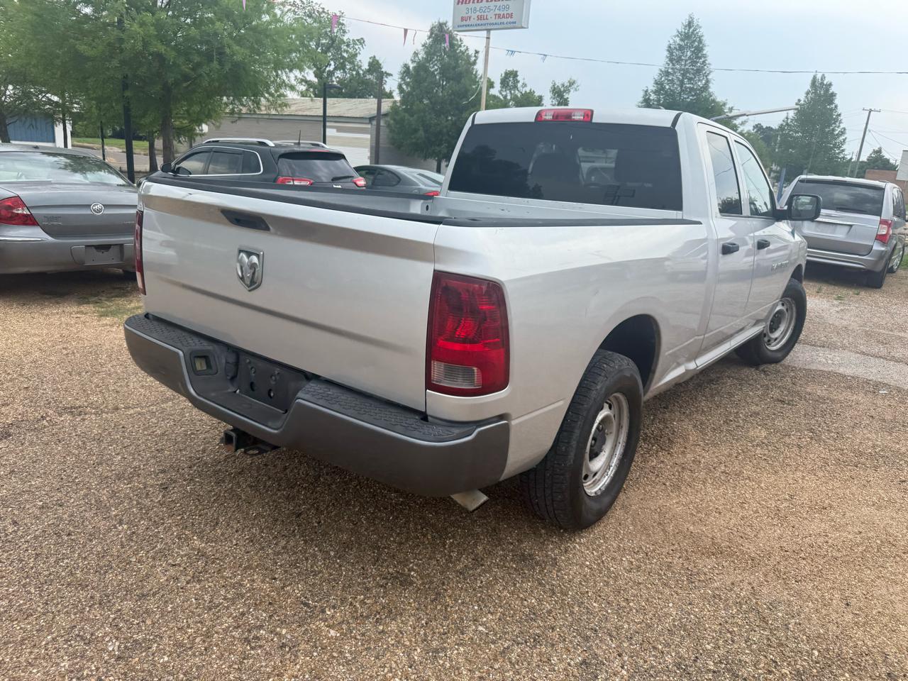 RAM 1500 2WD Crew Cab 140.5" SLT 2011