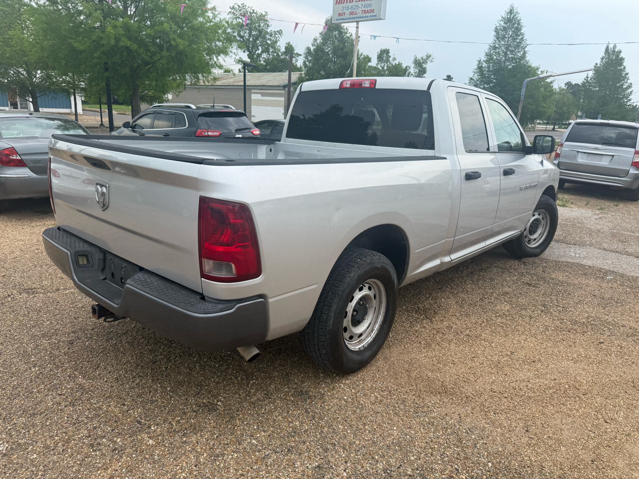 RAM 1500 2WD Crew Cab 140.5" SLT 2011