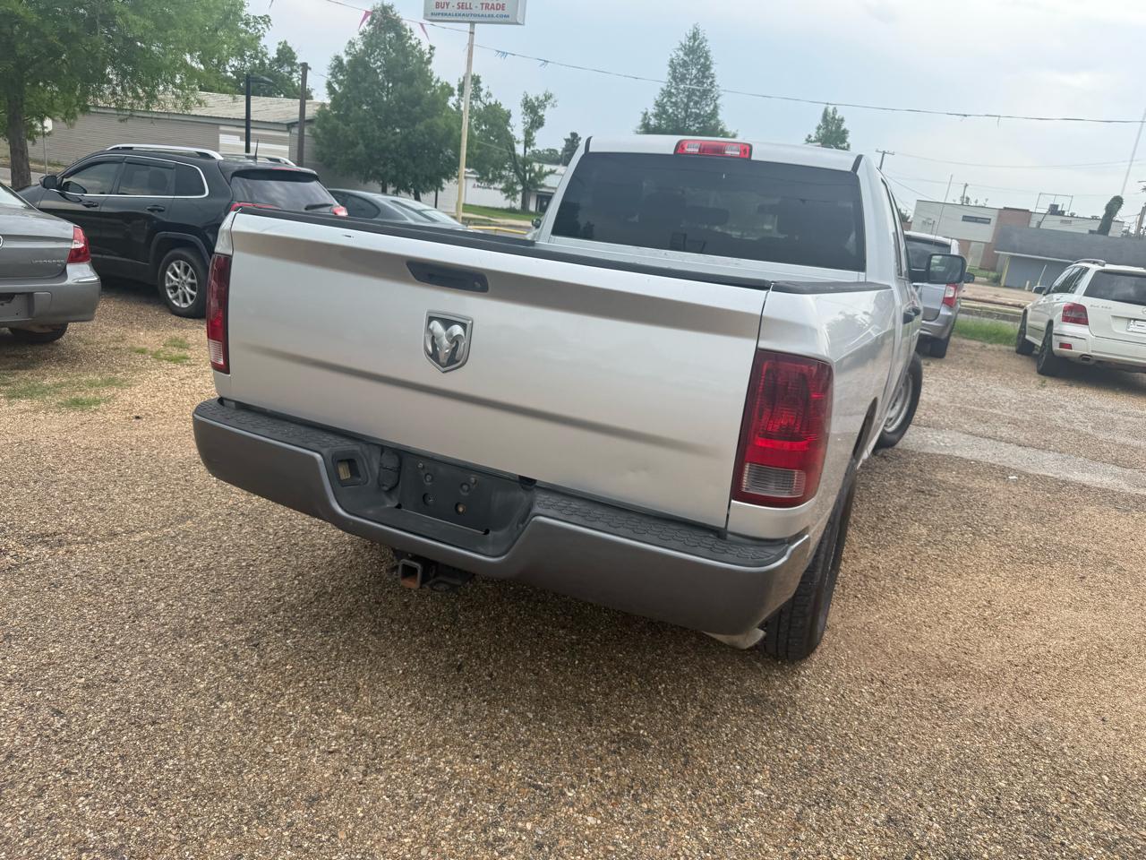 RAM 1500 2WD Crew Cab 140.5" SLT 2011