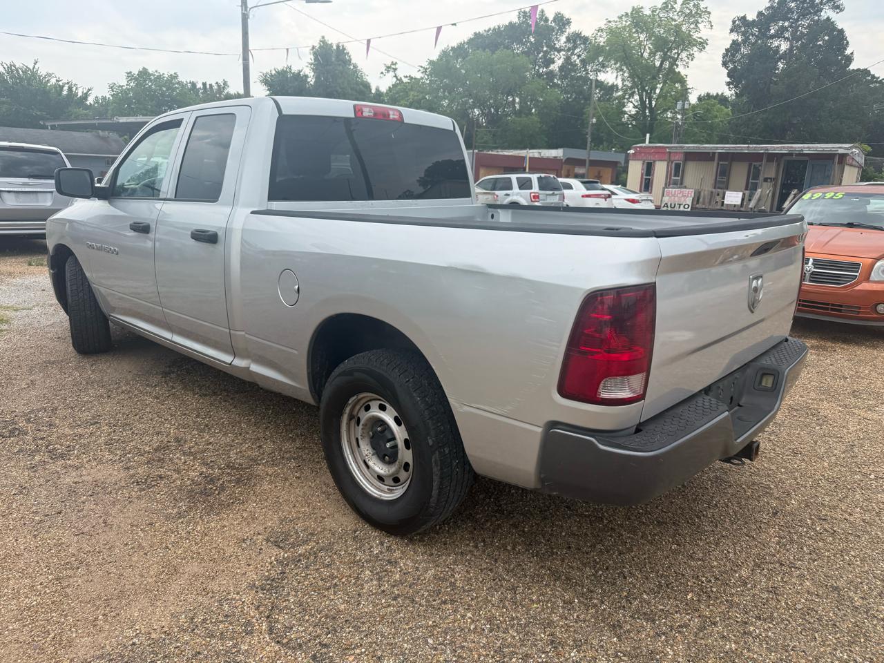 RAM 1500 2WD Crew Cab 140.5" SLT 2011
