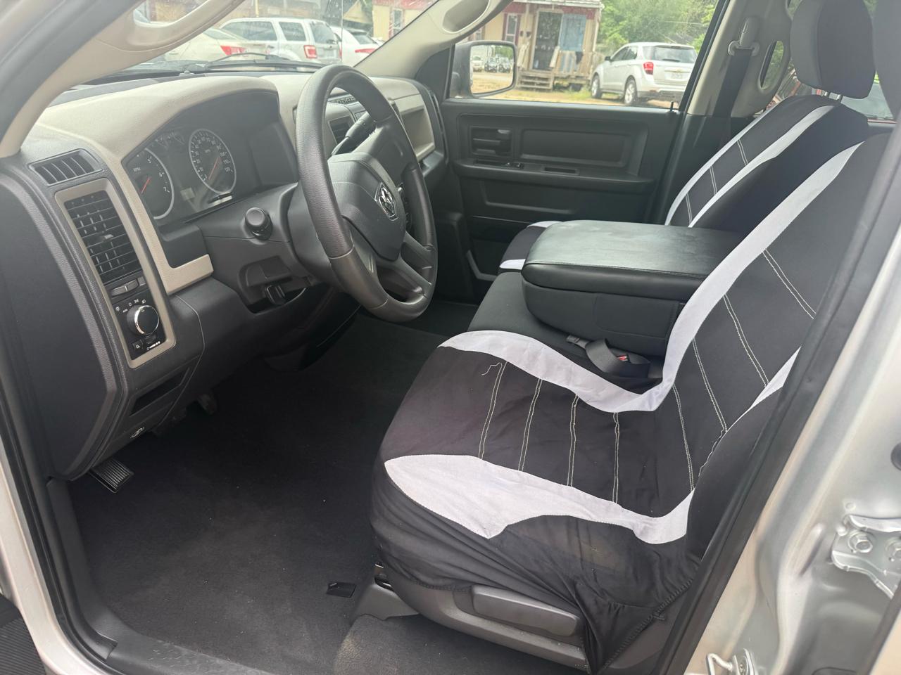 RAM 1500 2WD Crew Cab 140.5" SLT 2011