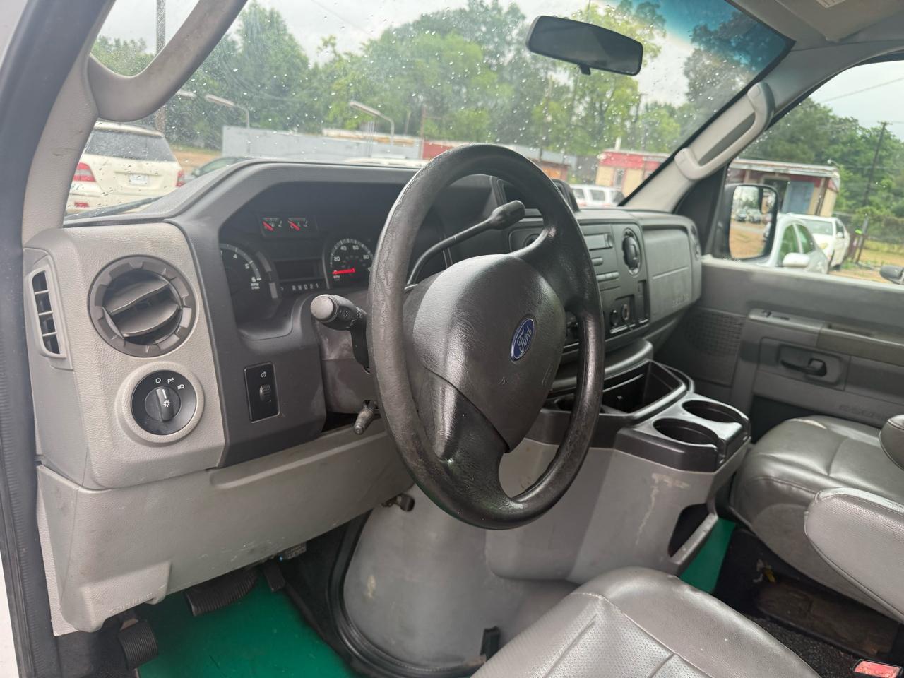 Ford Econoline E-250 Extended 2010