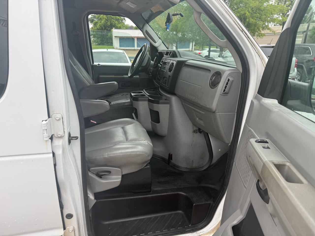 Ford Econoline E-250 Extended 2009