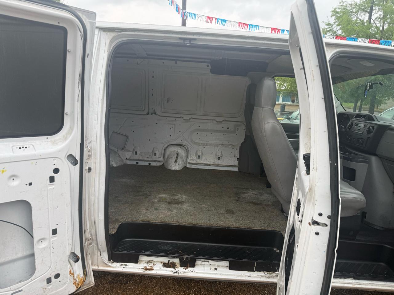 Ford Econoline E-250 Extended 2009
