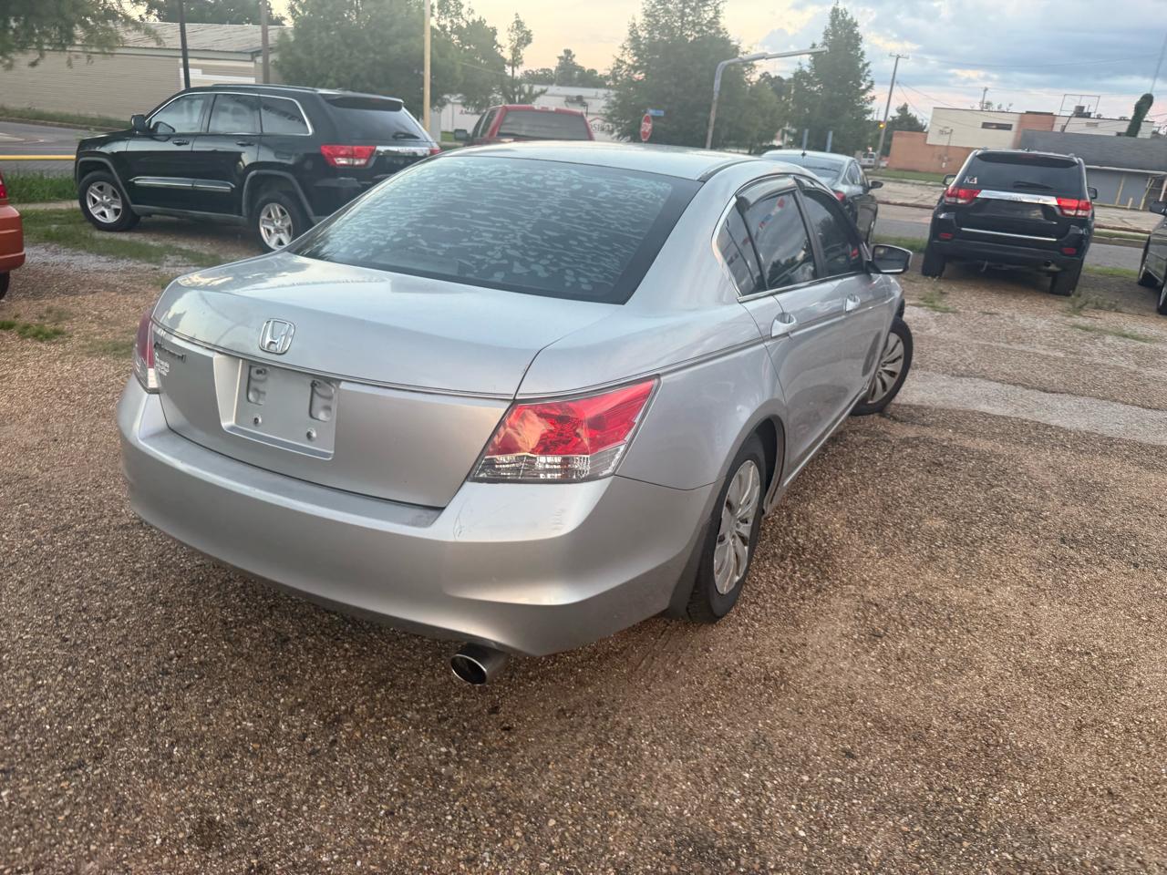 Honda Accord LX sedan AT 2010