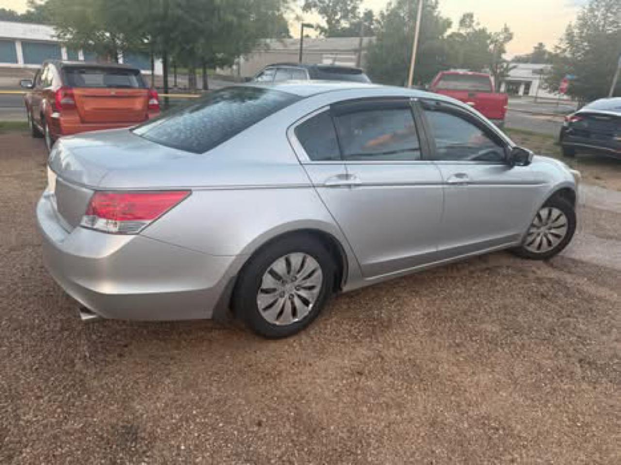 Honda Accord LX sedan AT 2010