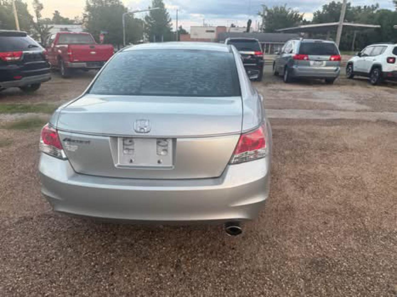 Honda Accord LX sedan AT 2010