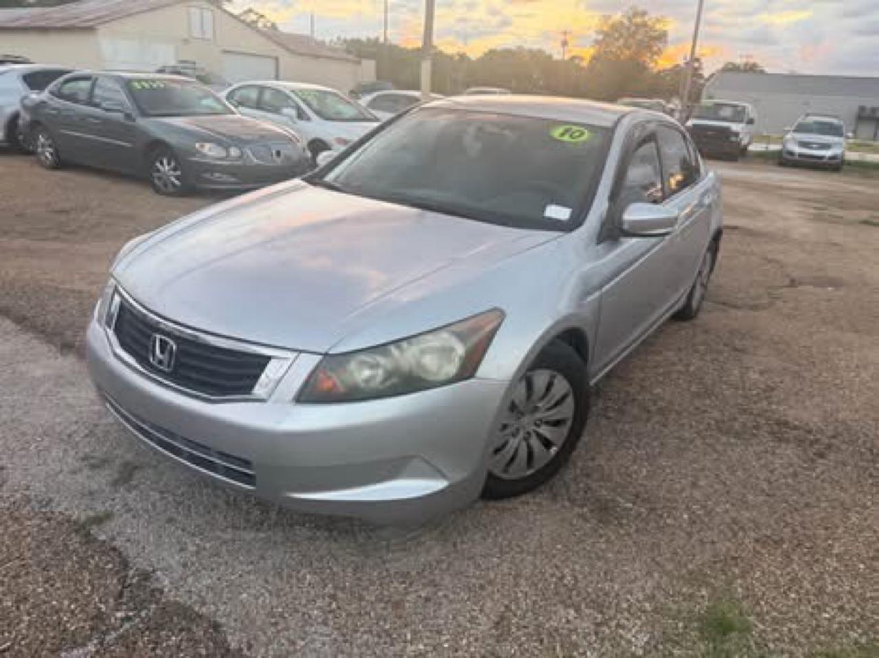 Honda Accord LX sedan AT 2010