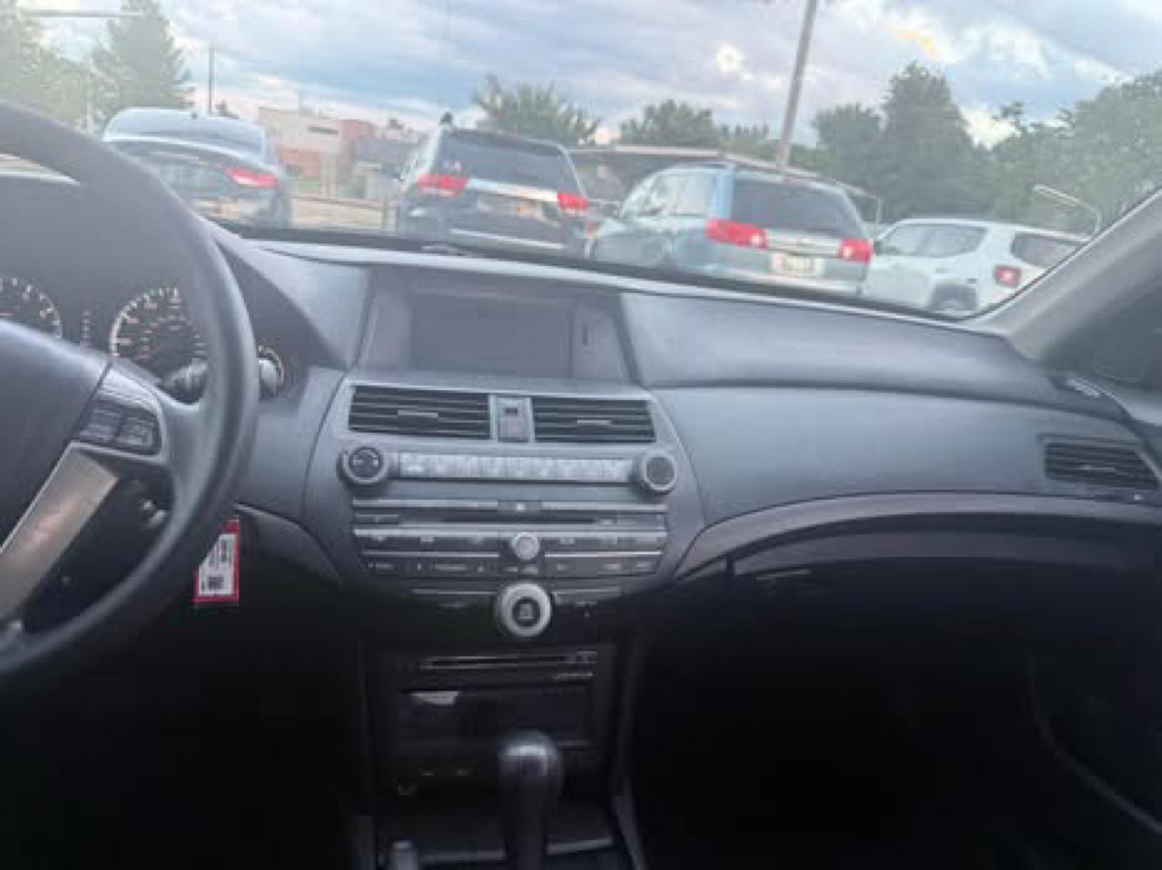 Honda Accord LX sedan AT 2010
