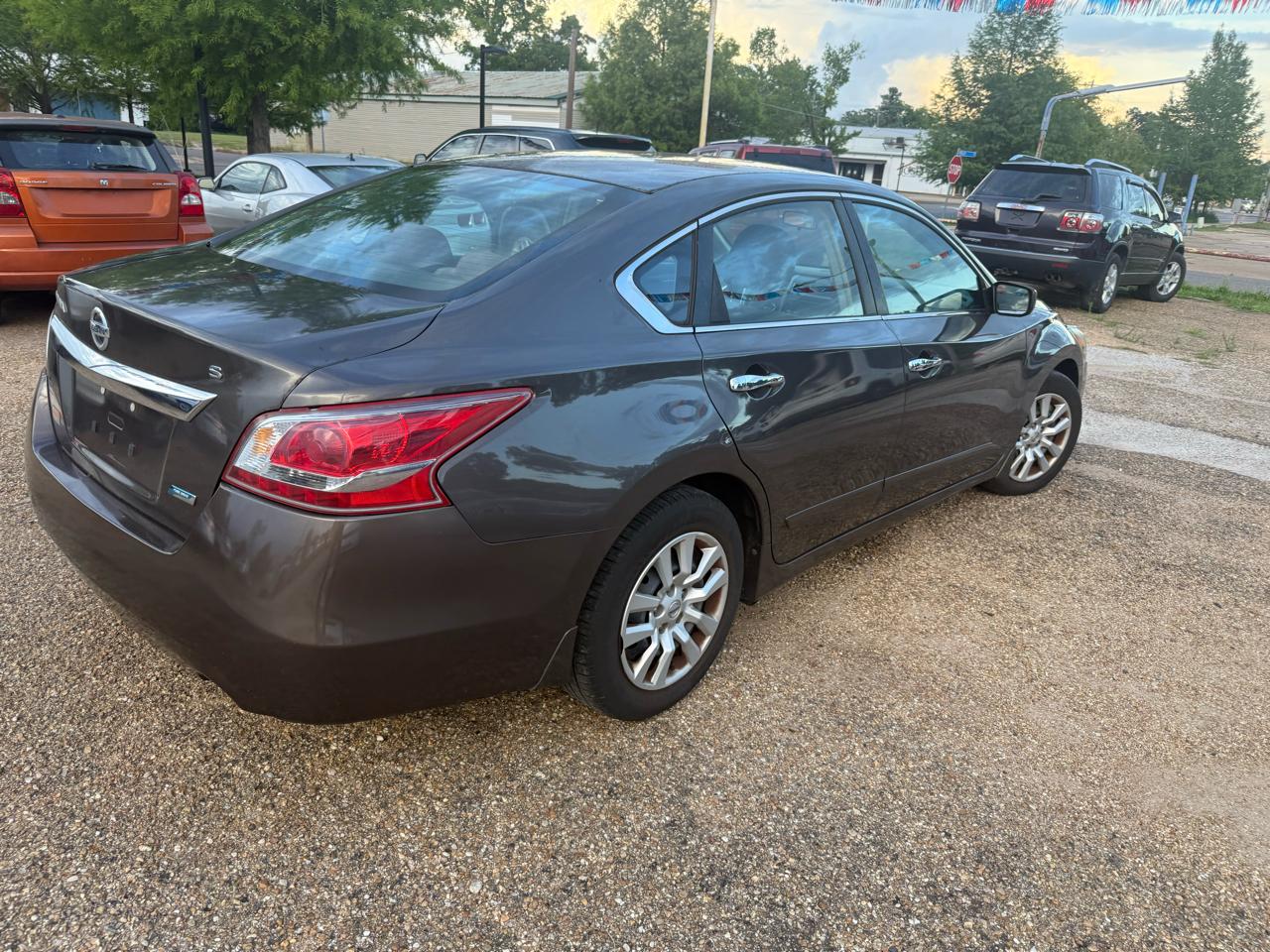 Nissan Altima 2.5 S 2013