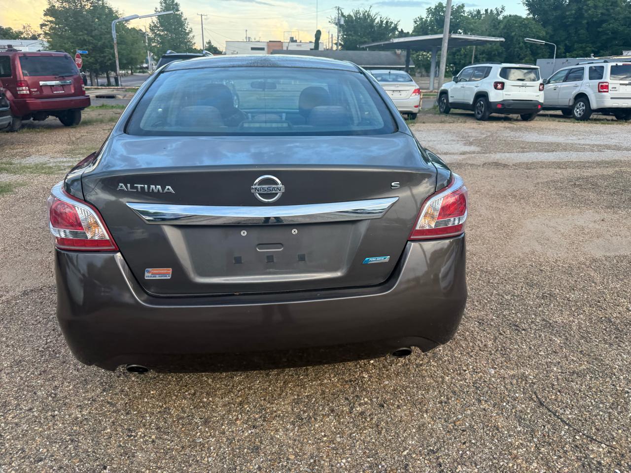 Nissan Altima 2.5 S 2013