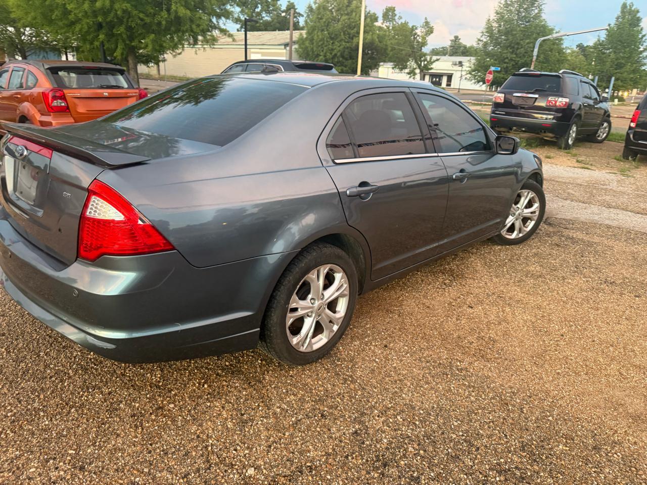 Ford Fusion SE 2012