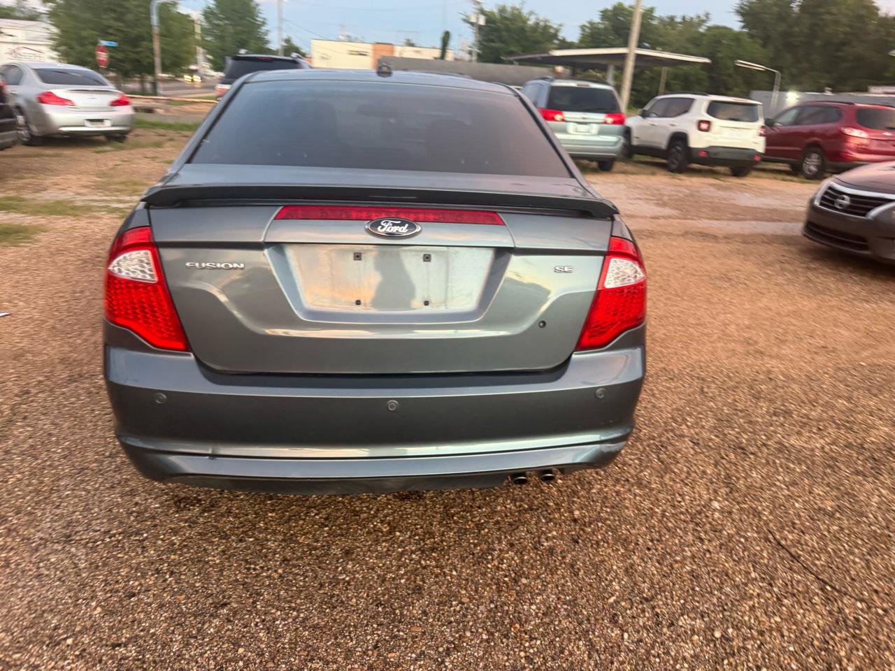 Ford Fusion SE 2012