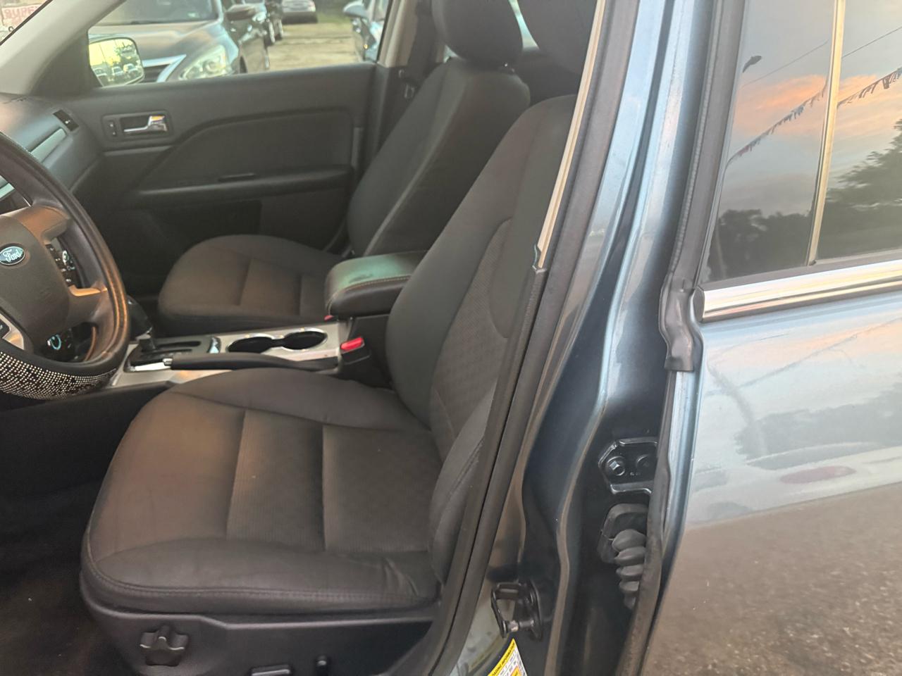 Ford Fusion SE 2012