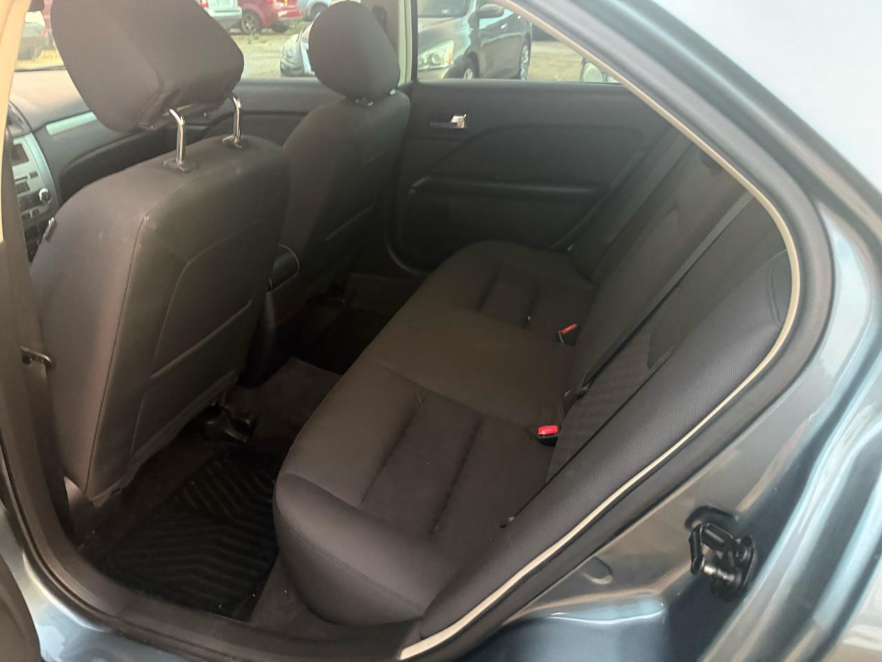 Ford Fusion SE 2012