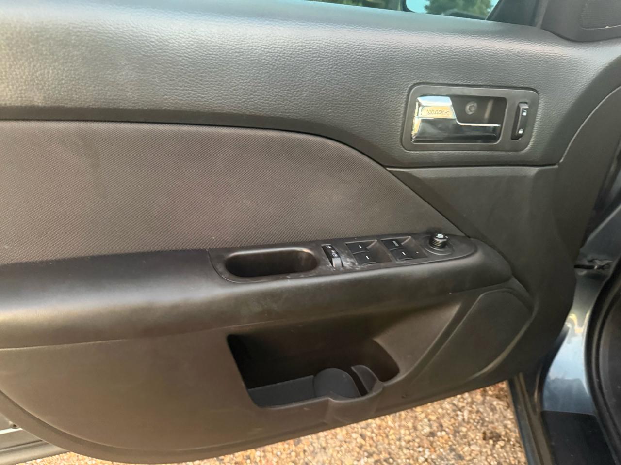Ford Fusion SE 2012