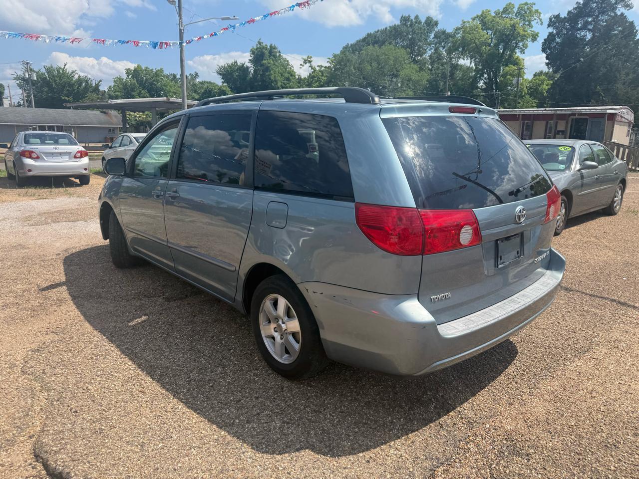 Toyota Sienna CE FWD 7-Passenger 2007