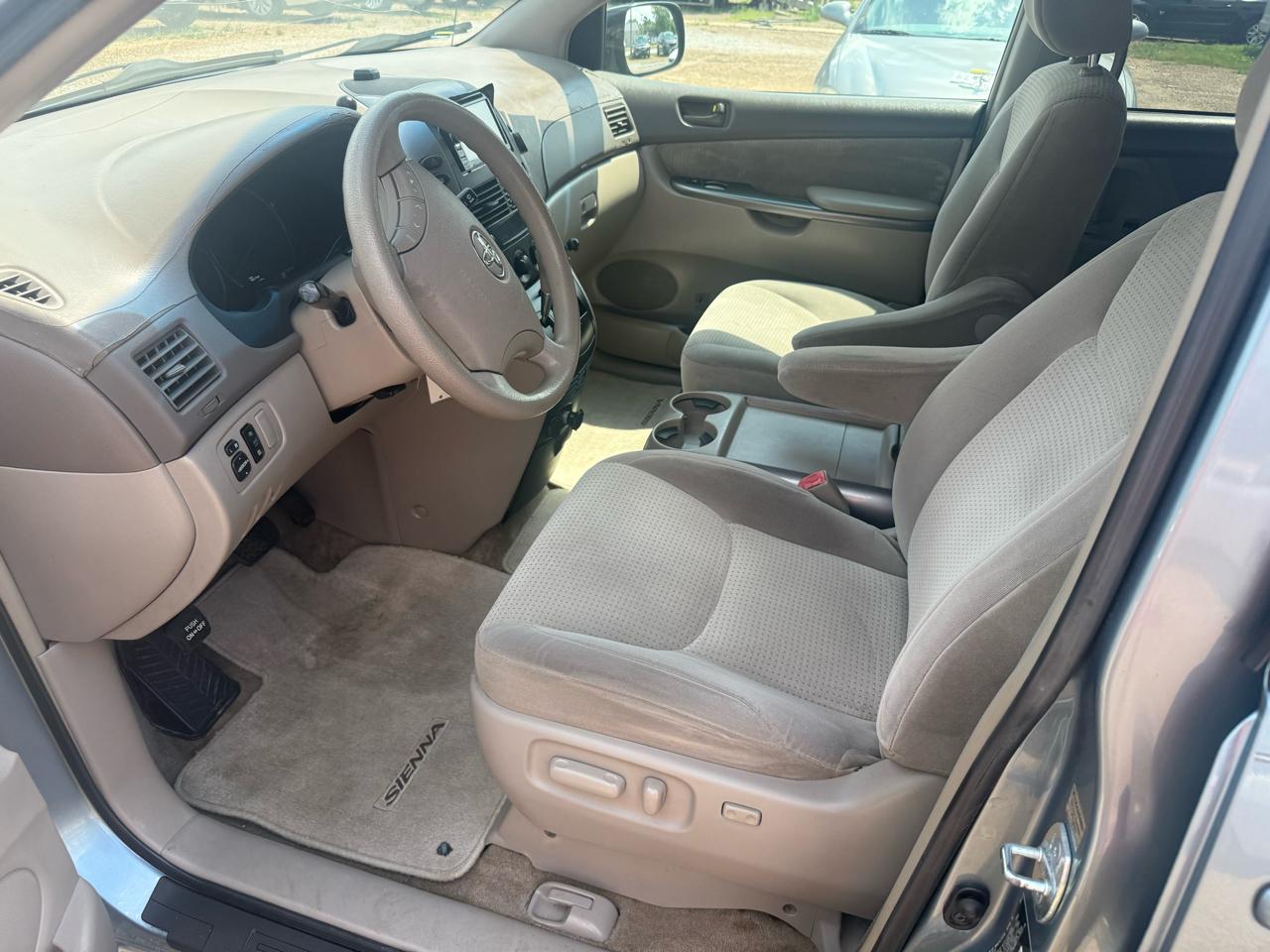Toyota Sienna CE FWD 7-Passenger 2007