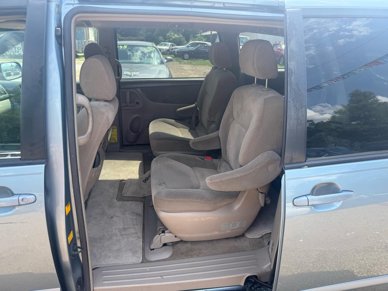 Toyota Sienna CE FWD 7-Passenger 2007