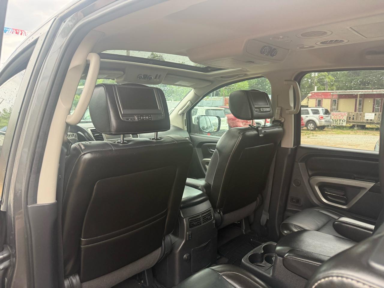 Nissan Armada Platinum 4WD 2015
