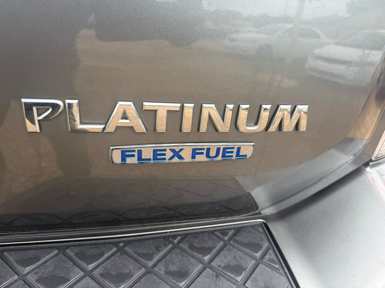 Nissan Armada Platinum 4WD 2015