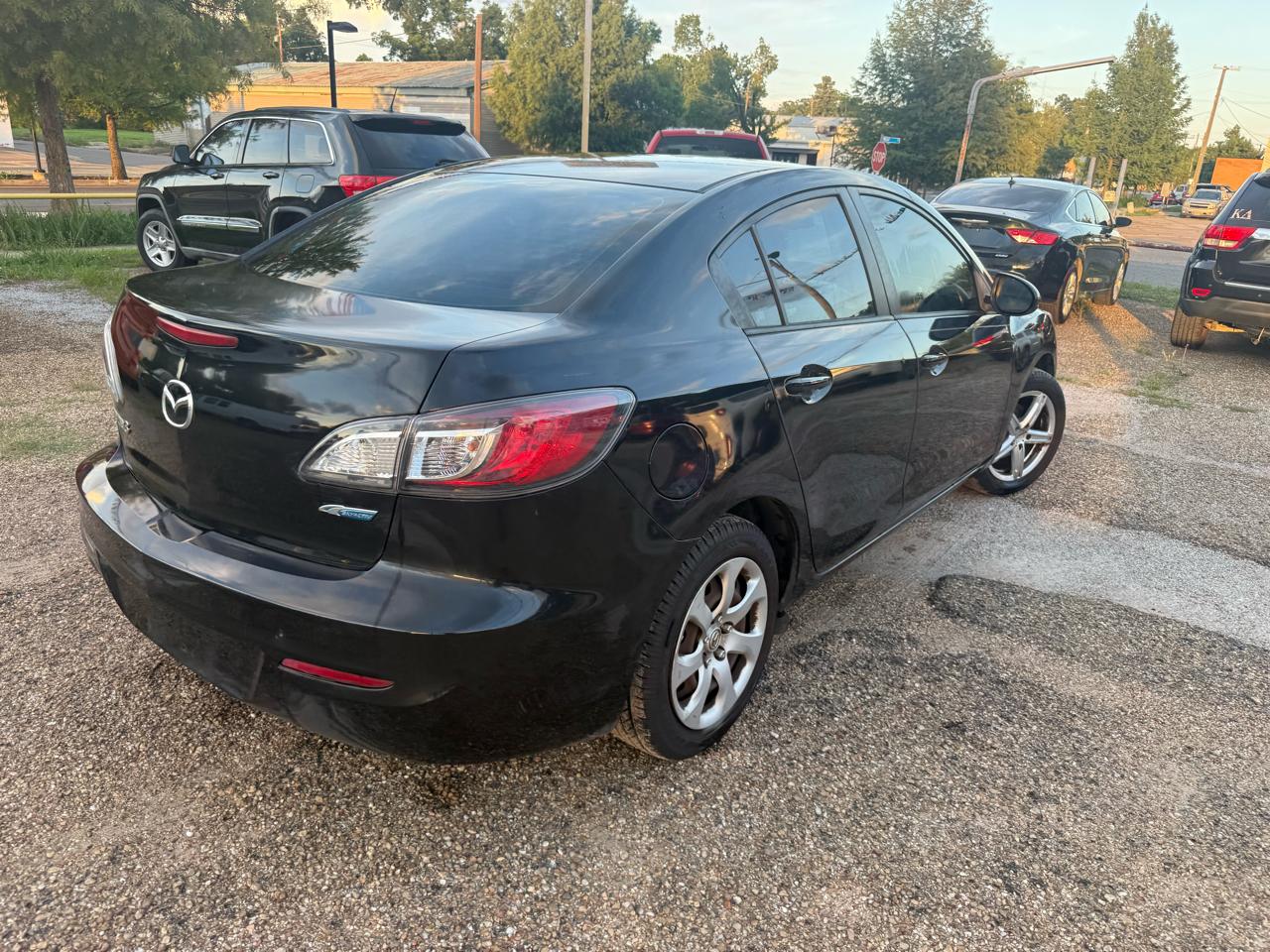 Mazda MAZDA3 i Sport 4-Door 2013