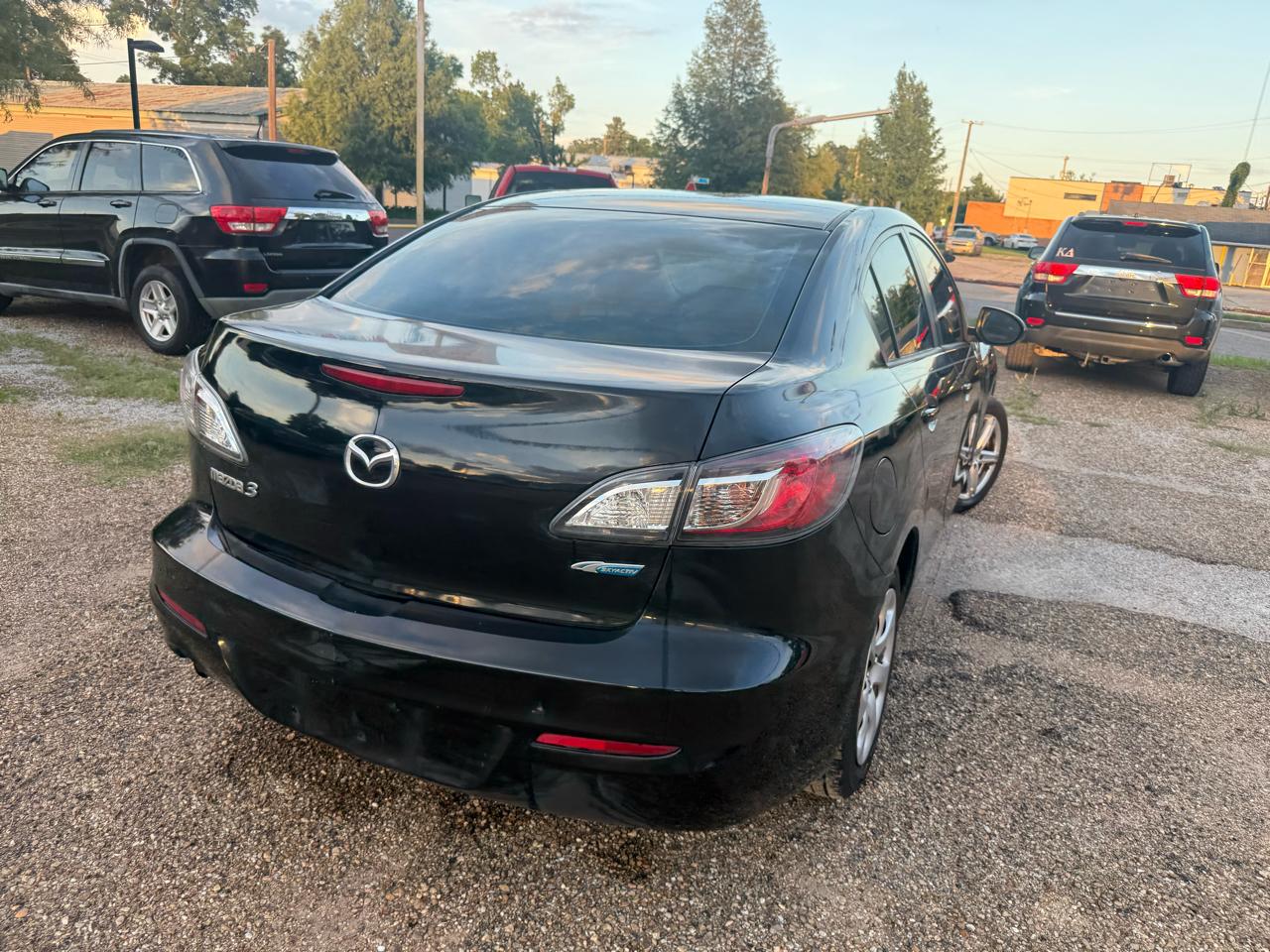 Mazda MAZDA3 i Sport 4-Door 2013