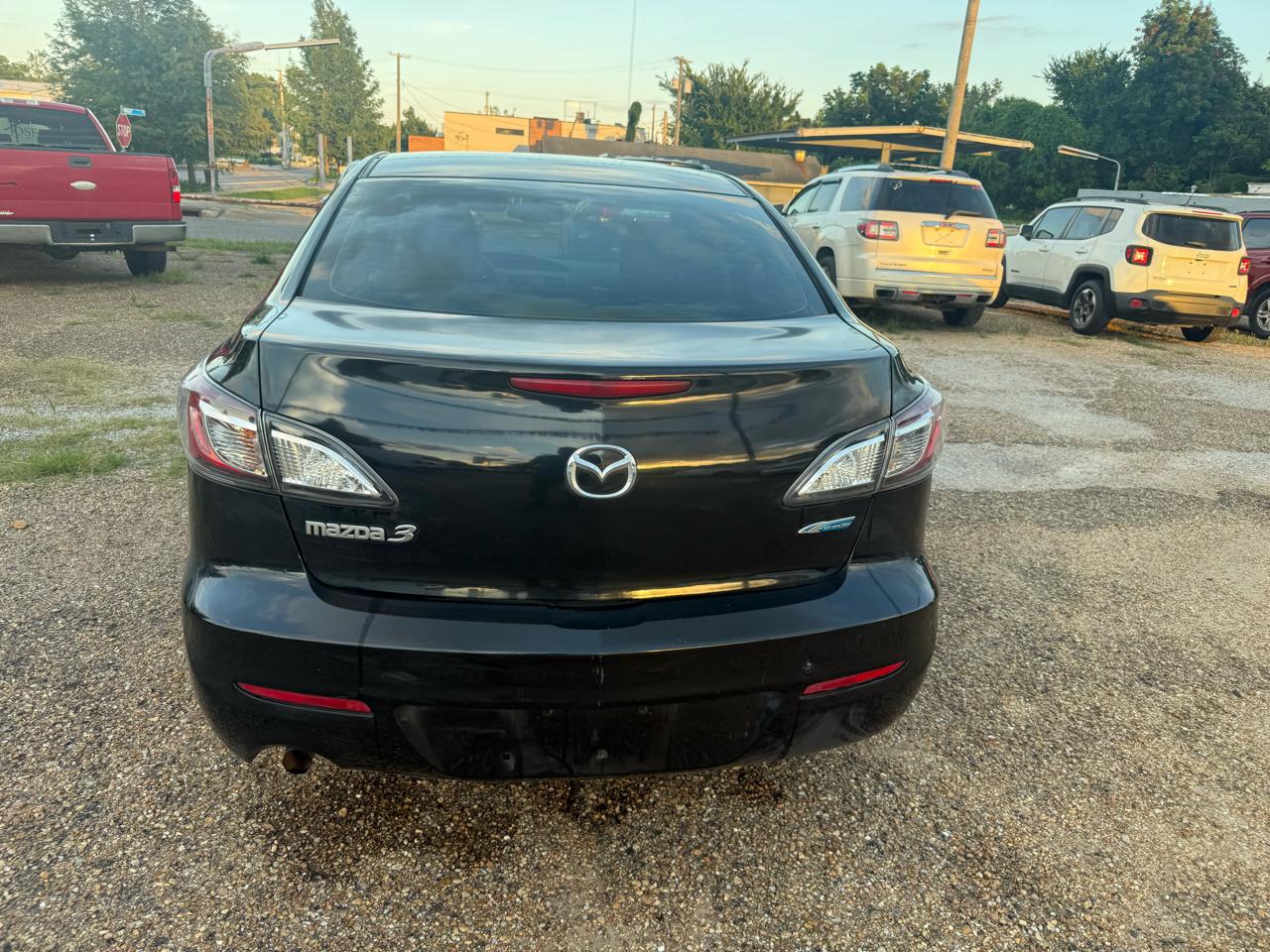Mazda MAZDA3 i Sport 4-Door 2013