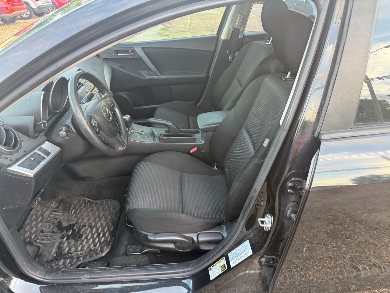 Mazda MAZDA3 i Sport 4-Door 2013