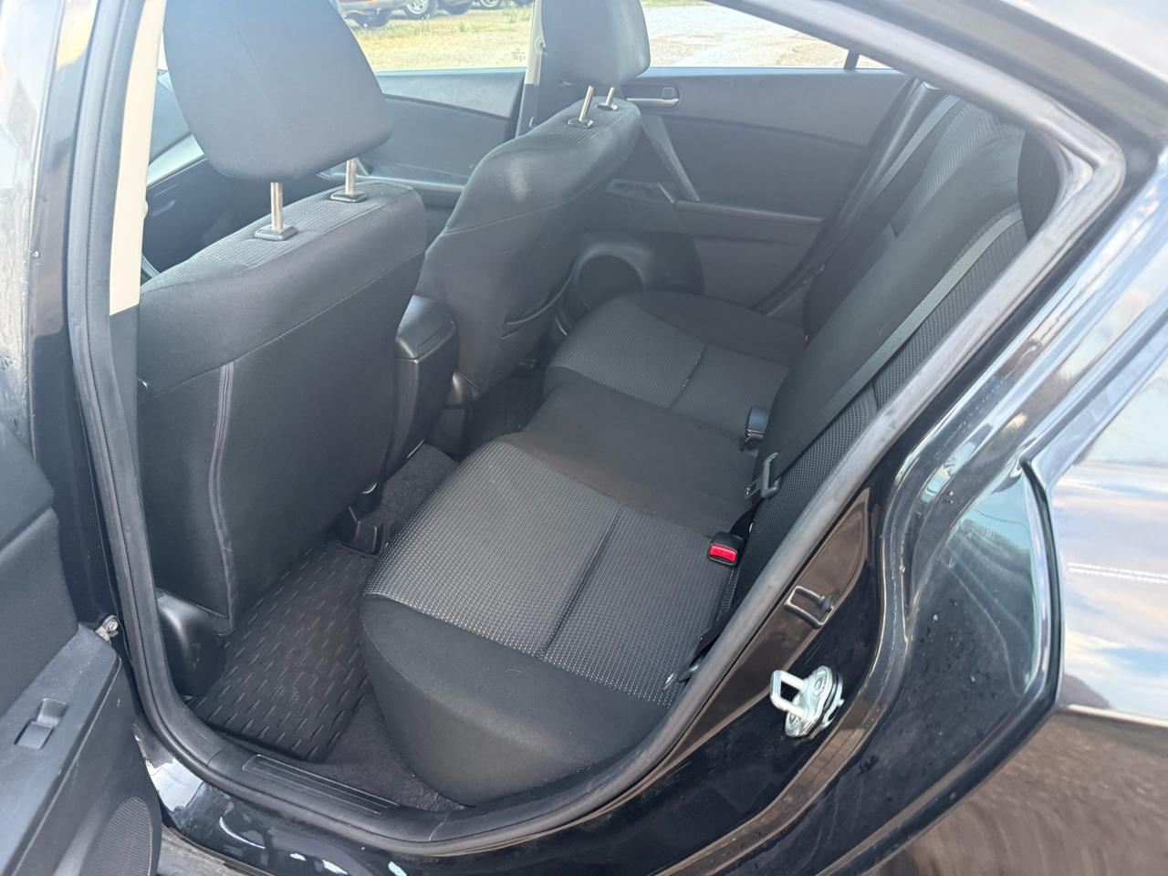 Mazda MAZDA3 i Sport 4-Door 2013