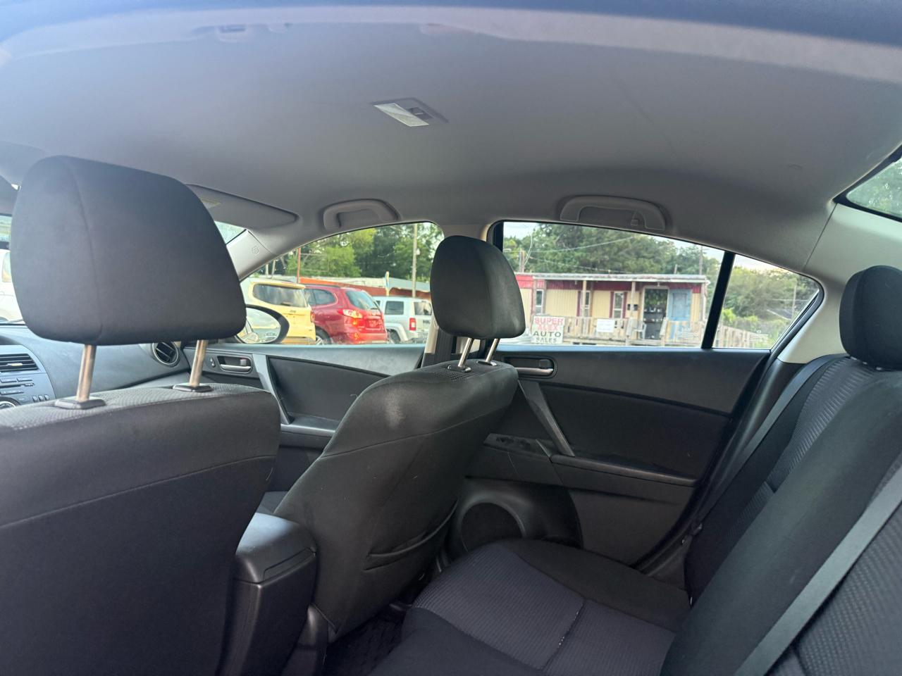 Mazda MAZDA3 i Sport 4-Door 2013