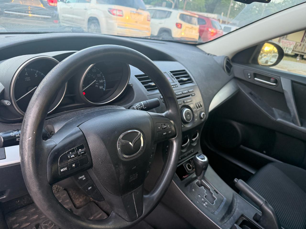 Mazda MAZDA3 i Sport 4-Door 2013