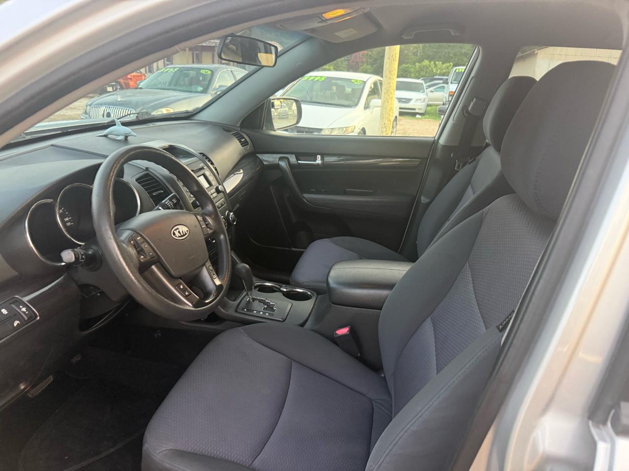 Kia Sorento LX 2WD 2013