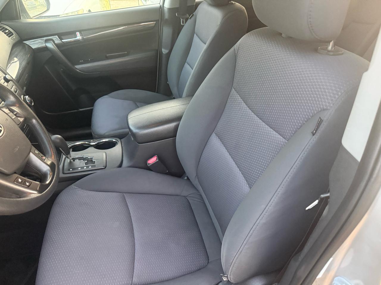 Kia Sorento LX 2WD 2013
