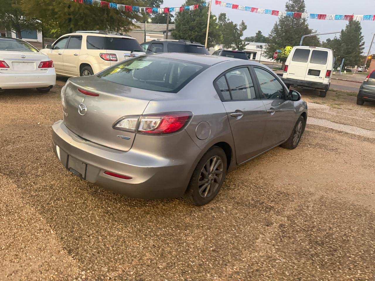 Mazda MAZDA3 i Touring 4-door 2012