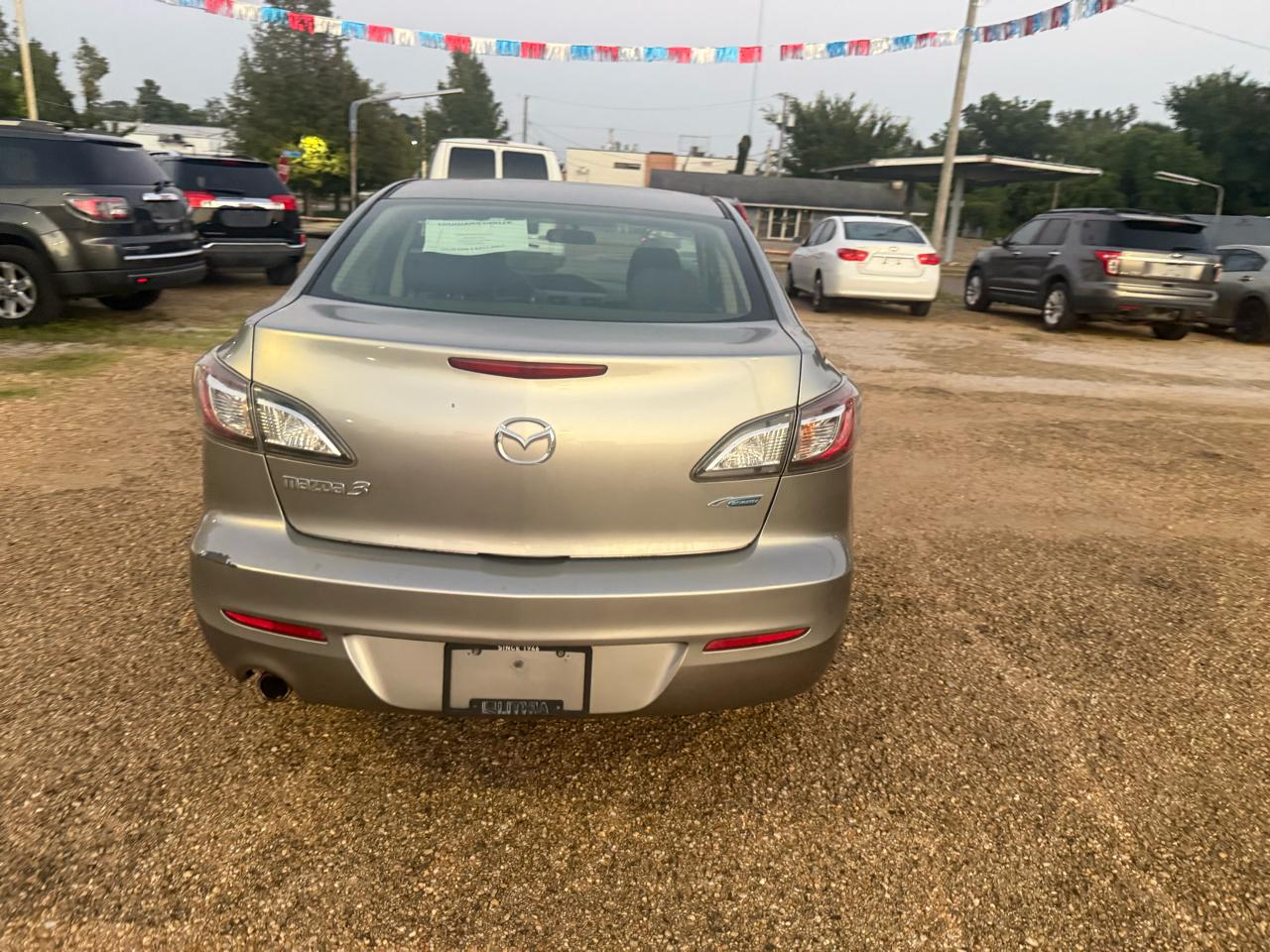 Mazda MAZDA3 i Touring 4-door 2012