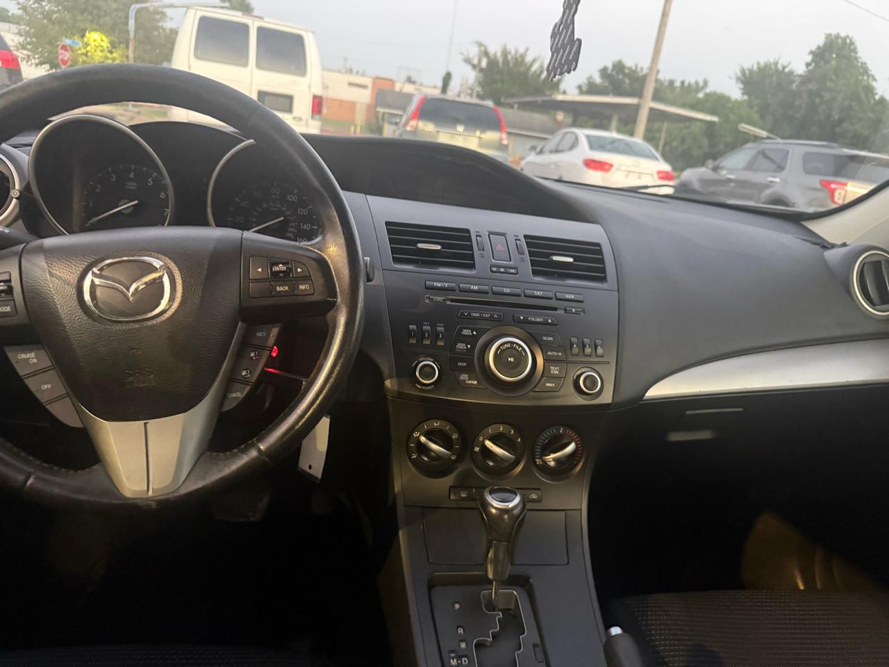 Mazda MAZDA3 i Touring 4-door 2012