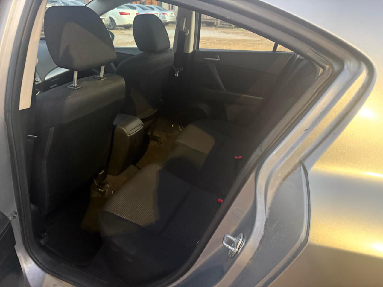 Mazda MAZDA3 i Touring 4-door 2012