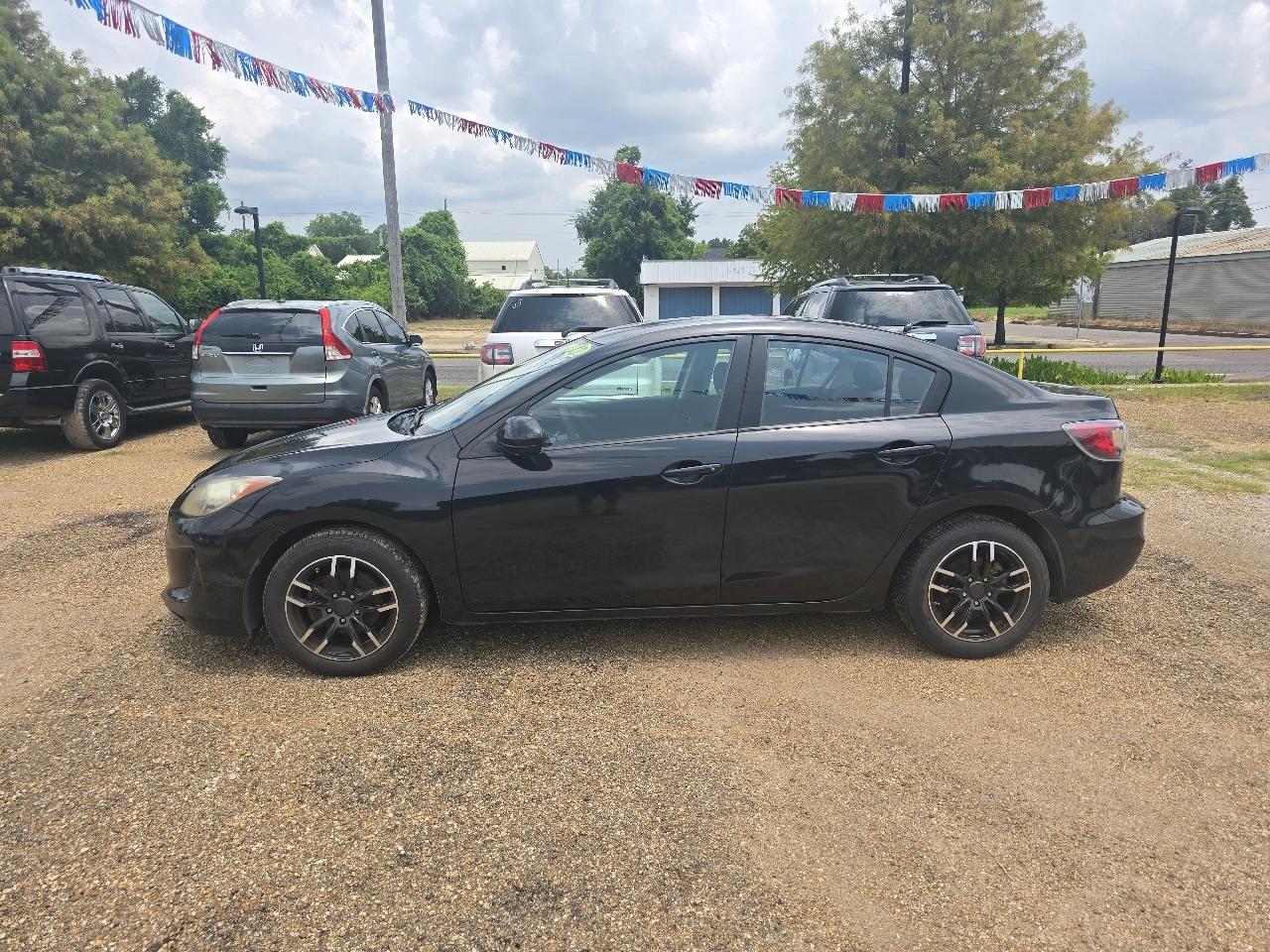 Mazda MAZDA3 i SV AT 4-Door 2013