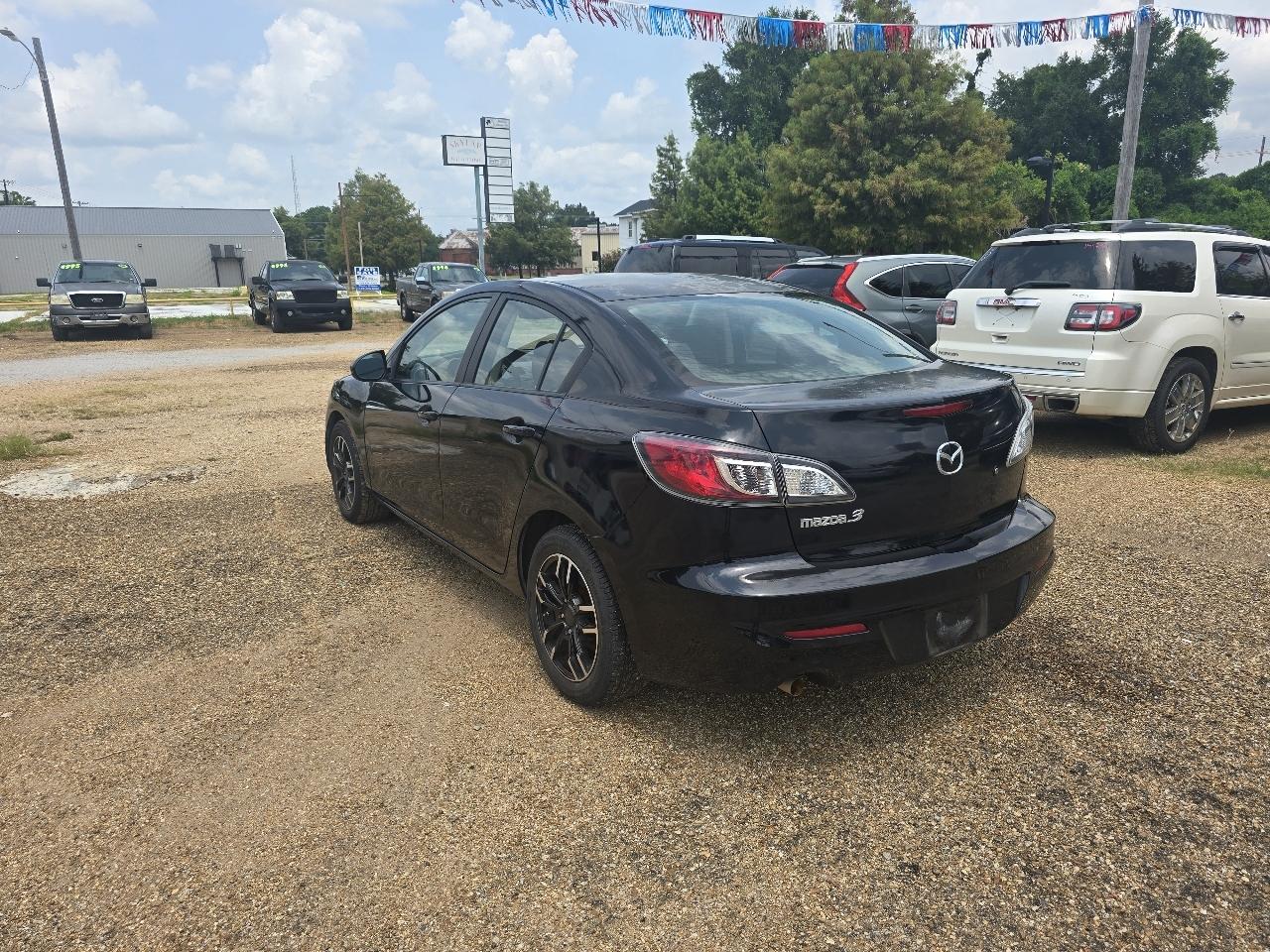Mazda MAZDA3 i SV AT 4-Door 2013