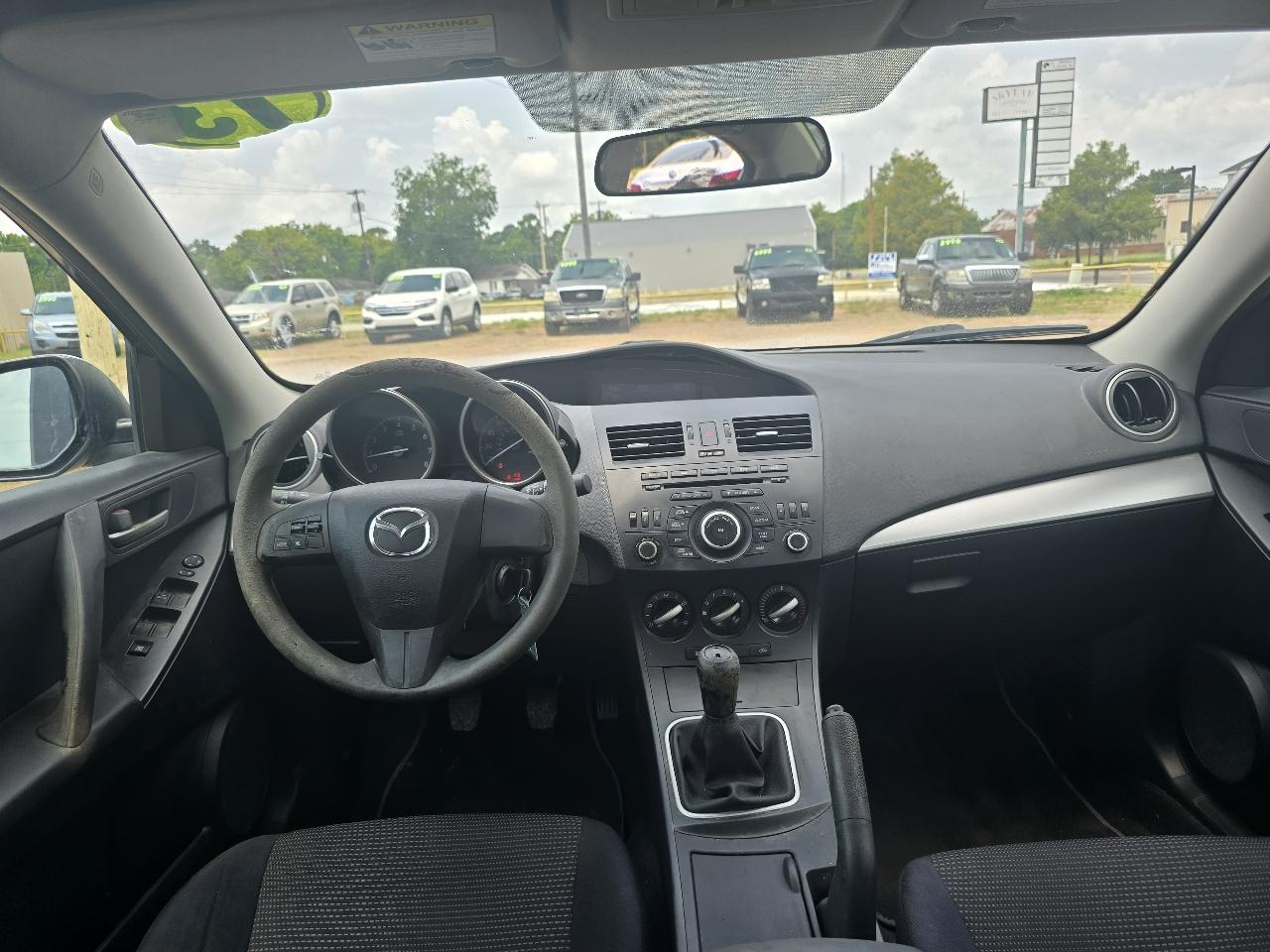 Mazda MAZDA3 i SV AT 4-Door 2013